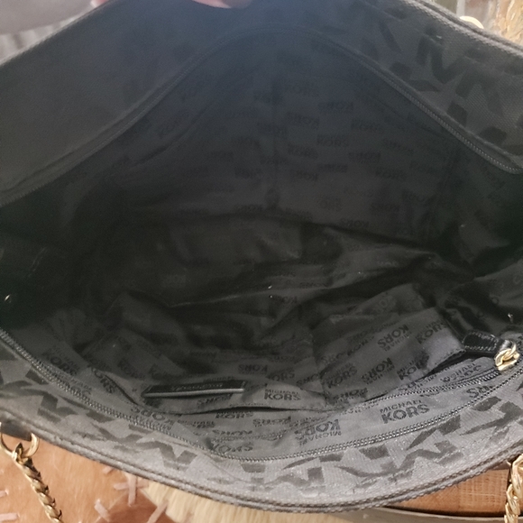 Michael Kors MK Signature JetSet Chain Tote-mint condition! - Picture 6 of 7